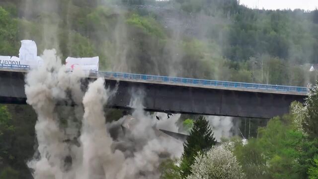 Sprengung A45-Talbrücke Rahmede