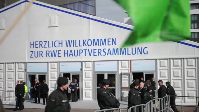 Protest gegen RWE Jahresversammlung