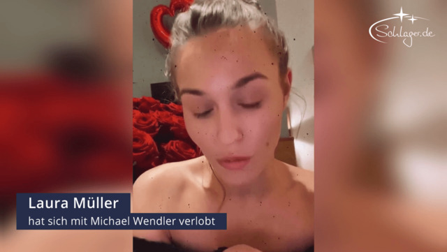 Laura Müller zeigt ihren Verlobungsring