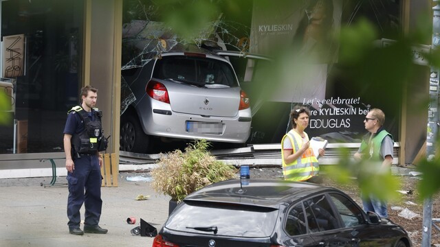 Auto rast in Berlin in Menschenmenge: Ein Toter, mehrere Verletzte