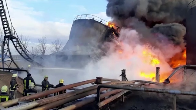 Russischer Luftangriff trifft Tanklager in der Westukraine