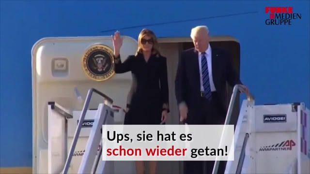Hier schlägt Melania Donald Trumps Hand weg