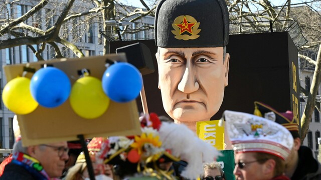 Statt Karneval: Tausende protestieren in Köln gegen Putin