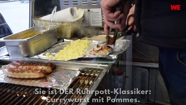 So schmeckt Currywurst-Pommes am Stiel