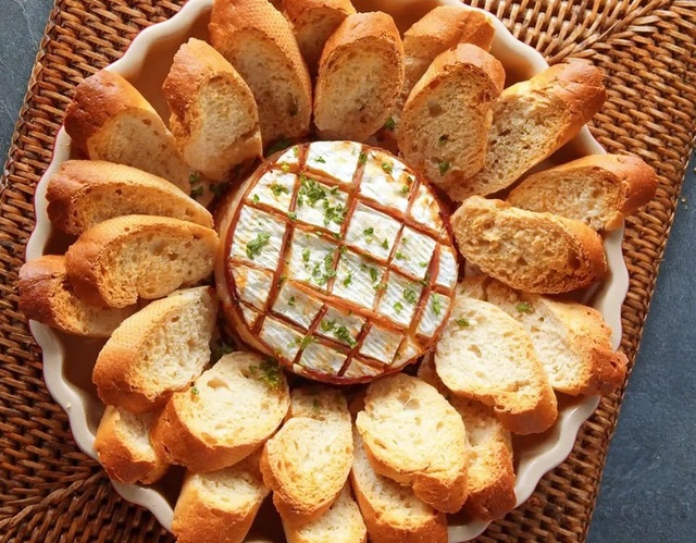 Camembert-Blume: perfekter Party-Snack aus dem Backofen