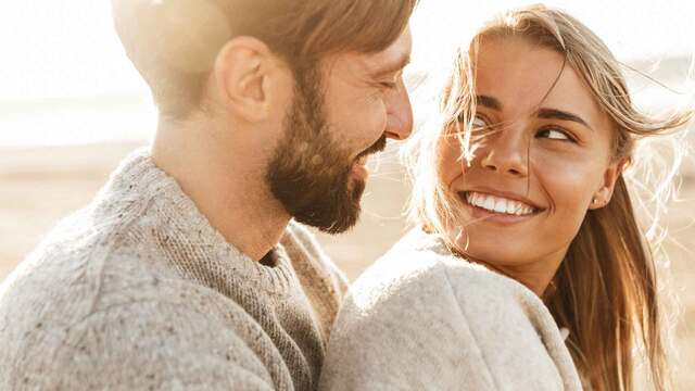 Welche Sternzeichen finden 2023 die gro&szlig;e Liebe?