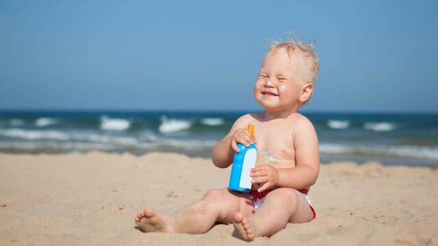 Sonnenschutz f&uuml;r Kinder: Was Eltern beachten sollten