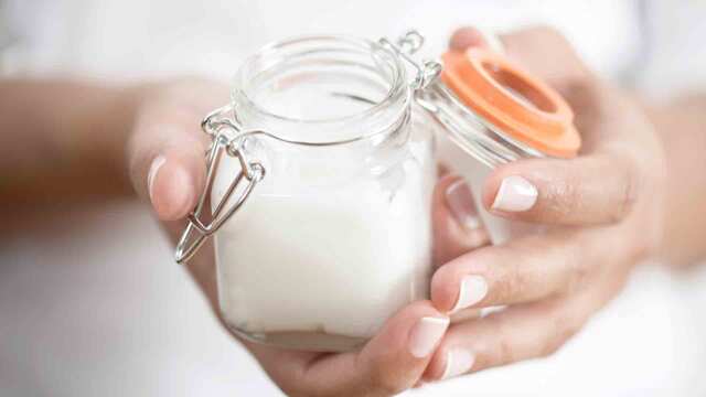 Melkfett bei trockener Haut: Tipps zur richtigen Anwendung