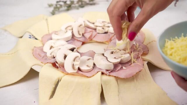 Knaller-Rezept: Mit Spaghetti gef&uuml;llte Auberginen muss man ausprobiert haben!