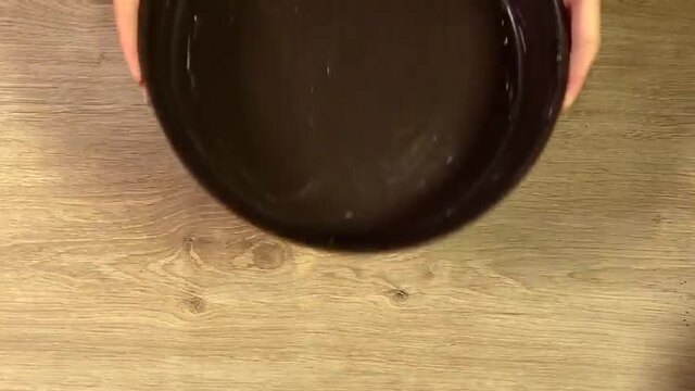 Fantastisch gut: Dieser Zitronenkuchen mit Mohn macht gl&uuml;cklich!