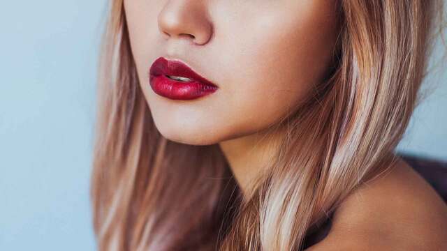 Lipstick-Mixing: Diese geniale Beauty-Technik wird gerade auf TikTok gehypt