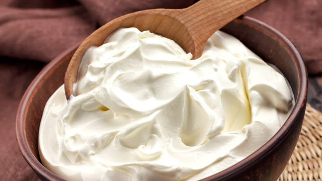 Was ist der Unterschied zwischen Schmand, saurer Sahne und Cr&egrave;me fra&icirc;che?