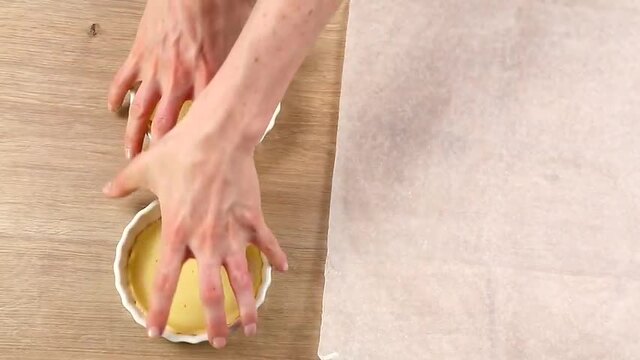 Kleine Erdbeer-Rhabarber-Kuchen f&uuml;r jede Gelegenheit!