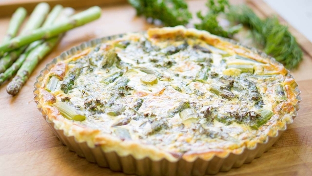 210414 Spargel schälen 2