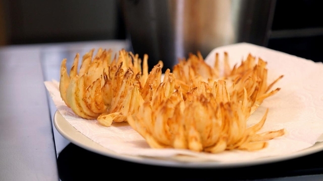 Schnell nachgekocht: W&uuml;rzige Zwiebel-Blume zum Snacken!