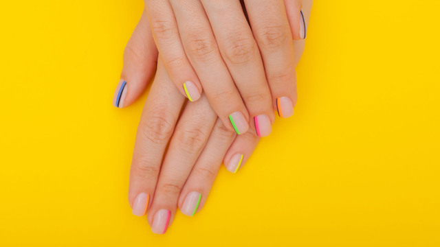 DE_MANAGE-200512-slanted-nails-2