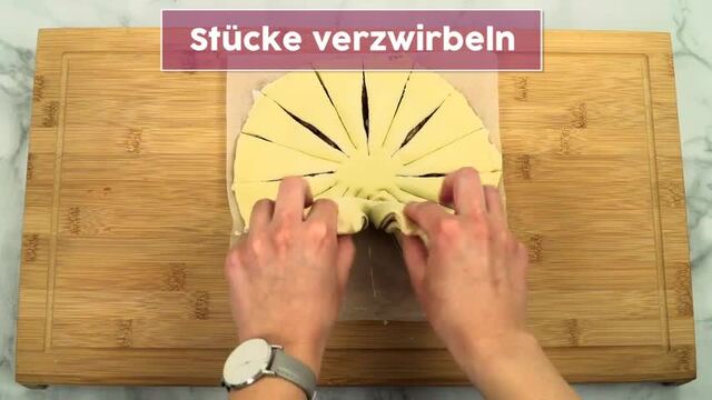 Blaubeer-Babka: Fruchtiges Hefe-Rezept f&uuml;r Ostern