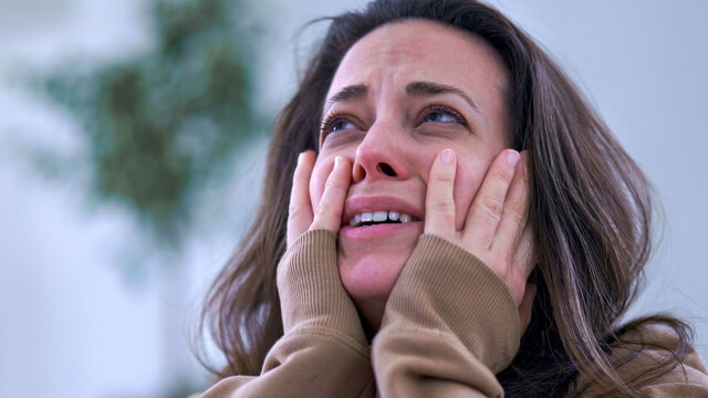 Liebeskummer &uuml;berwinden: 5 Tipps, die wirklich gegen Herzschmerz helfen