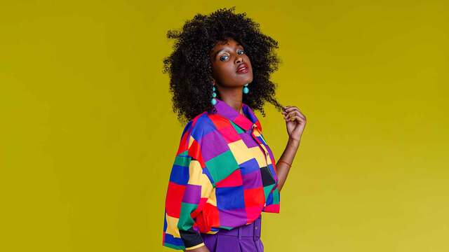 "Dopamine Dressing": Der Modetrend, der gl&uuml;cklich macht