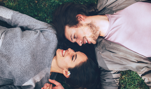 10 Dinge, an denen du verliebte M&auml;nner sofort erkennst