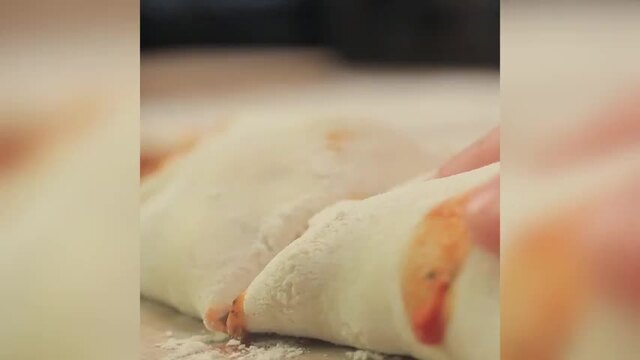 Pizzateig selber machen: Geniale Rezepte mit und ohne Hefe