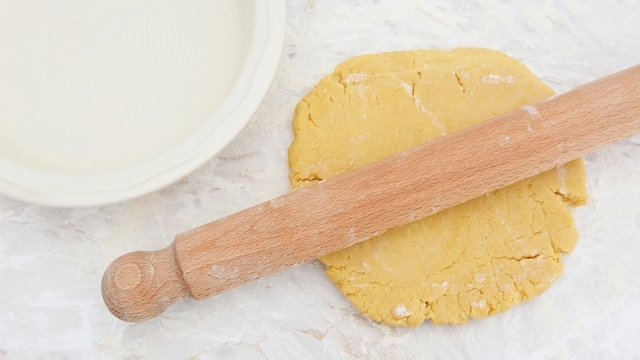 Schnelle Pflaumentarte: Einfaches Rezept mit Mürbeteigboden