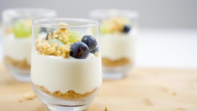 No Bake Cheesecake im Glas - dieses Rezept m&uuml;sst ihr probieren!